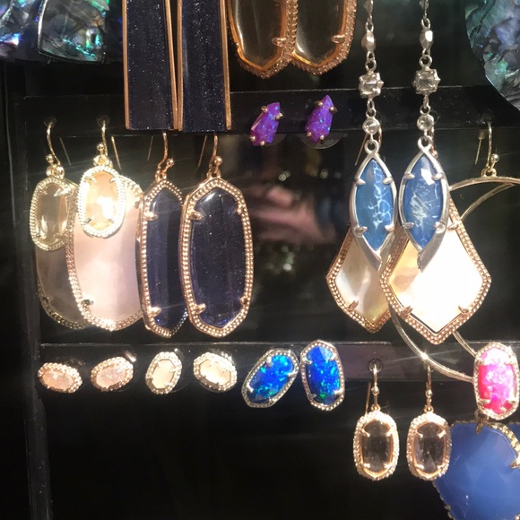 HUGE Kendra Scott Sale!! Many NWT Items - Picture 4 of 9